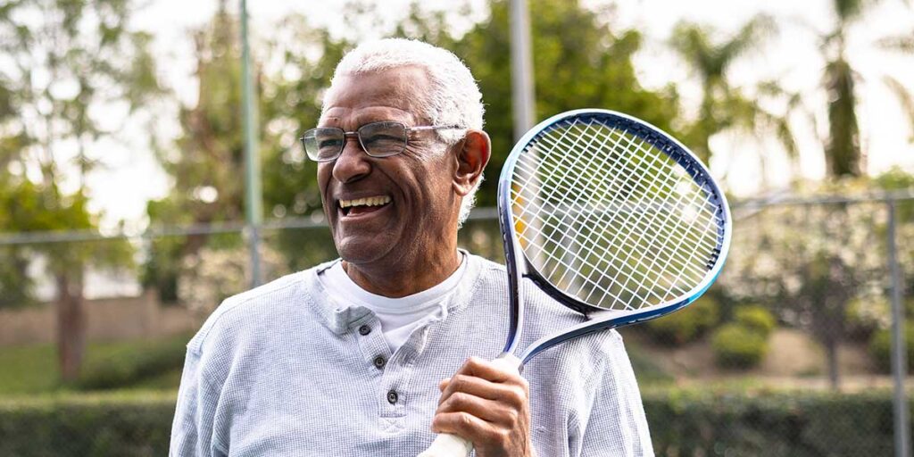 physical-therapy-helps-balance-to-prevent-seniors-from-falling